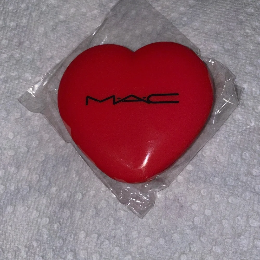 Double Makeup Mirror Compact Red Heart NWOB - Picture 1 of 6